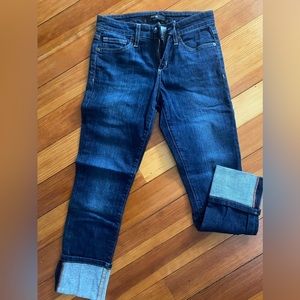 Joe’s Jeans cropped straight leg 2% spandex for great fit. Mid rise